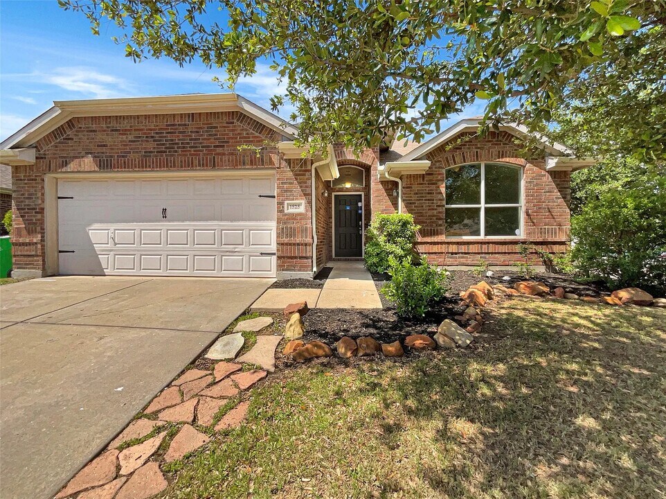 1525 Canvasback in Aubrey, TX - Building Photo