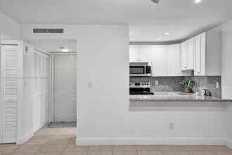 9301 SW 92nd Ave in Miami, FL - Building Photo - Building Photo