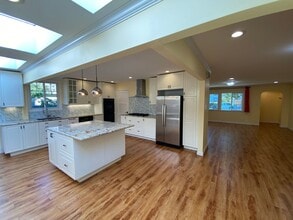 3509 Page St in Redwood City, CA - Building Photo - Building Photo
