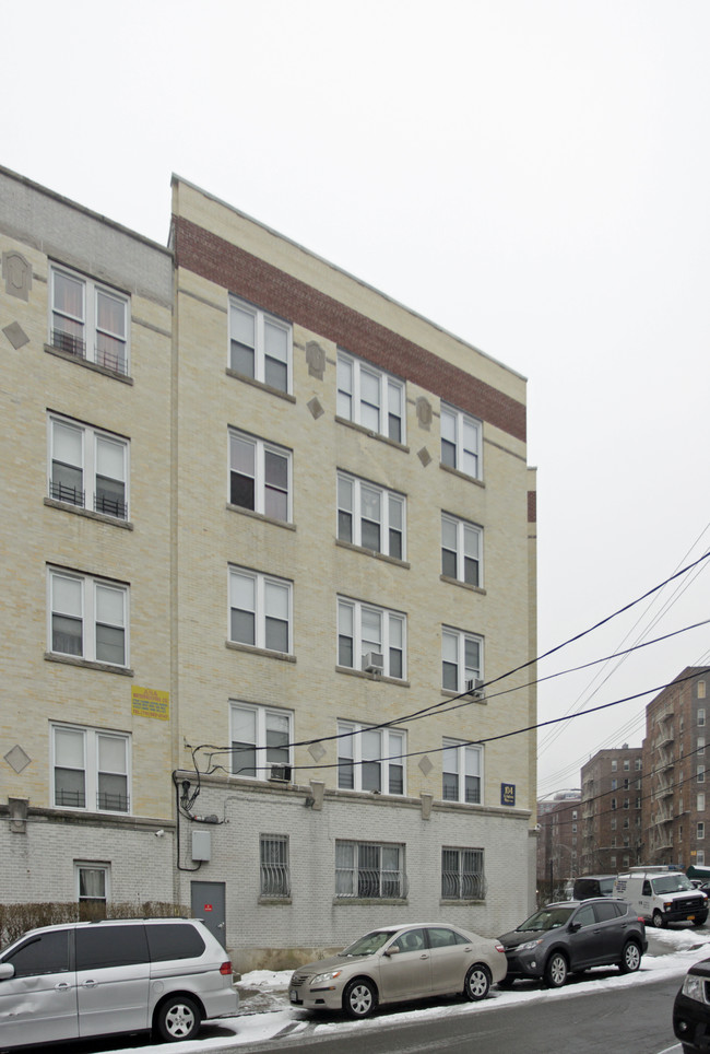 104 St Andrews Pl in Yonkers, NY - Foto de edificio - Building Photo