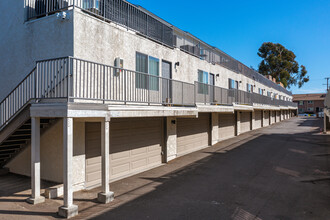 Moss Street Townhomes in Chula Vista, CA - Building Photo - Building Photo