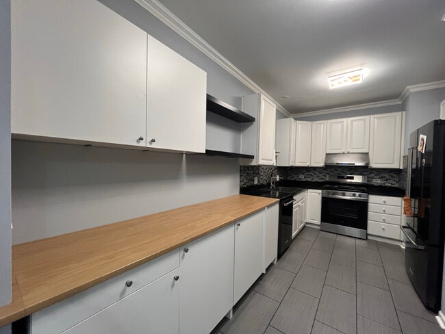 211 Oxford Ct in Oswego, IL - Foto de edificio - Building Photo