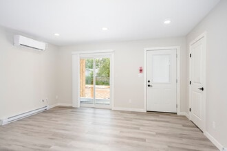 354 Edison Ave in Winnipeg, MB - Building Photo - Building Photo