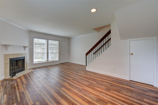 2002 Gentryside Dr