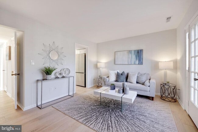 4940 Bradley Blvd in Chevy Chase, MD - Building Photo - Building Photo