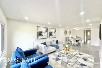 Spacious 3 Bed 2 Bath Main Floor Unit in K in Kitchener, ON - Building Photo - Building Photo