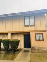 1221 N Peach Ave in Fresno, CA - Building Photo