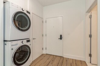 28 Vroom St in Jersey City, NJ - Building Photo - Building Photo