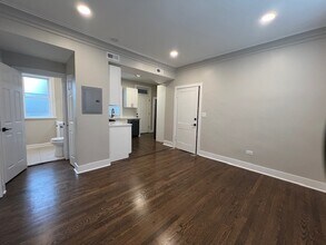 3853 W Palmer St in Chicago, IL - Building Photo - Building Photo