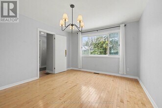 5 Arundel Ave in Ottawa, ON - Building Photo - Building Photo