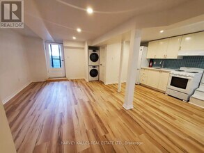 17 Alberta Ave in Toronto, ON - Building Photo - Building Photo