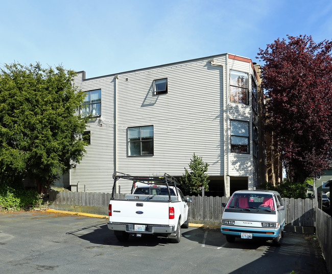 3053 NW 65th St in Seattle, WA - Foto de edificio - Building Photo