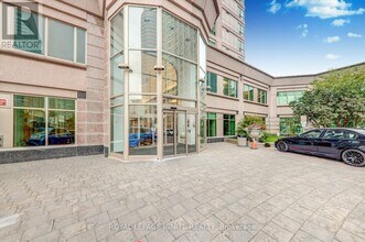 11 Lee Centre Dr in Toronto, ON - Building Photo - Building Photo