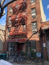 105 Luquer St in Brooklyn, NY - Building Photo - Building Photo