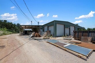 21511 State Hwy 71 in Spicewood, TX - Building Photo - Building Photo