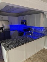 1075 W 68th St in Hialeah, FL - Building Photo