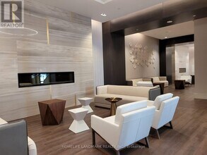 9000 Jane St in Vaughan, ON - Building Photo - Building Photo