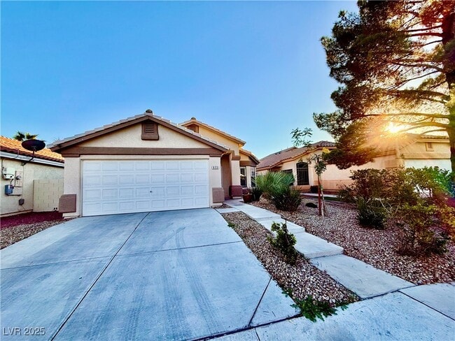 923 Hollandsworth Ave