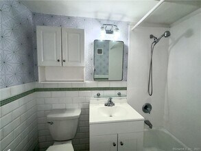 91 Strawberry Hill Ave in Stamford, CT - Building Photo - Building Photo
