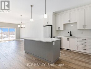 826 Namur St in Russell, ON - Building Photo - Building Photo