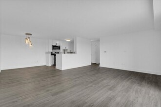 411 S Old Woodward Ave, Unit #924 in Birmingham, MI - Building Photo - Building Photo