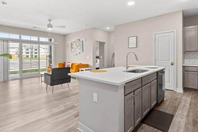 5813 Lillian Ln