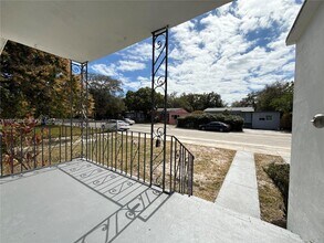 911 NW 57th St in Miami, FL - Building Photo - Building Photo