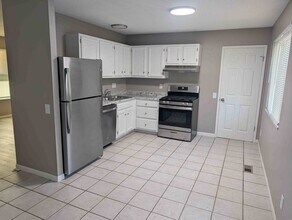 2537 Clovermere Ct in Florissant, MO - Building Photo - Building Photo