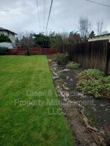 265 Blackfoot Ave in Eugene, OR - Building Photo