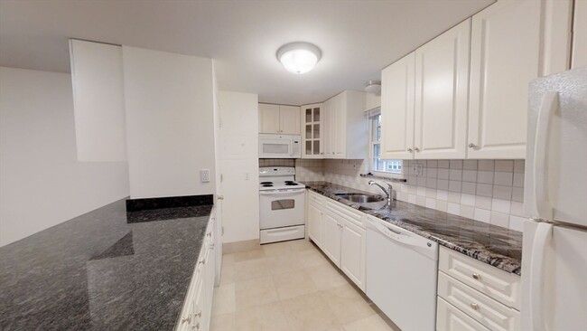 27 Arlington Rd, Unit #5