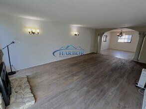 3608 W Estates Ln in Rolling Hills Estates, CA - Foto de edificio - Building Photo