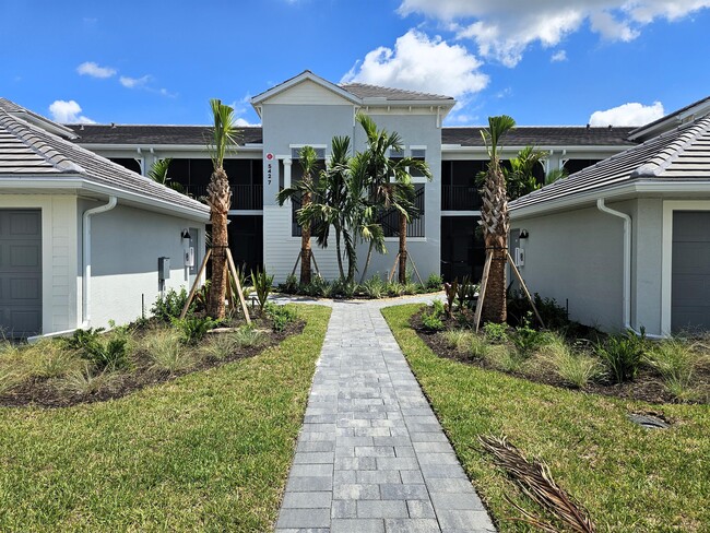 5427 Double Eagle Cir in Ave Maria, FL - Foto de edificio - Building Photo