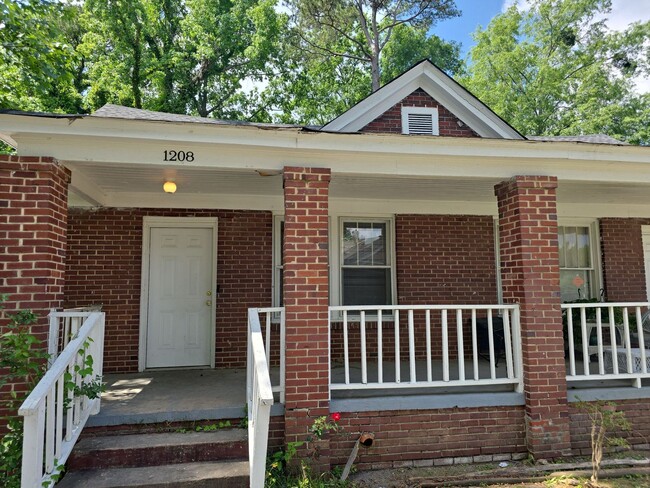 property at 1208 E Muller Ave