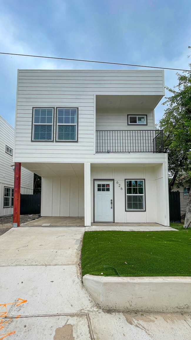 property at 626 Iowa St