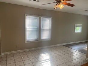 855 Jefferson Ave, Unit First Floor in Cleveland, OH - Foto de edificio - Building Photo