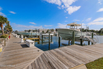 4425 Arendell St in Morehead City, NC - Building Photo - Building Photo