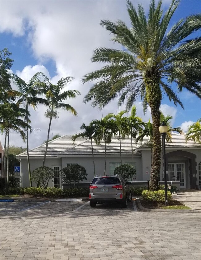 11155 SW 5th Pl in Pembroke Pines, FL - Building Photo - Building Photo