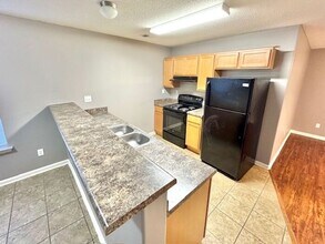 7947 Jadewood Cove in Memphis, TN - Foto de edificio - Building Photo