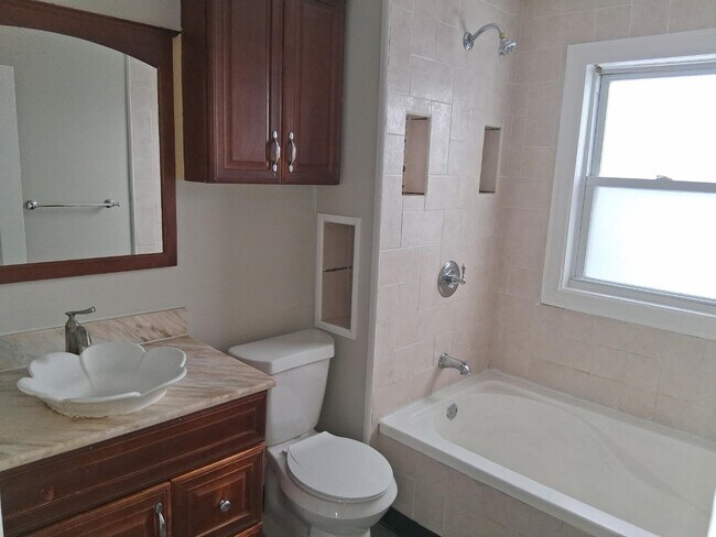 1337 E 84th St in Cleveland, OH - Building Photo - Building Photo