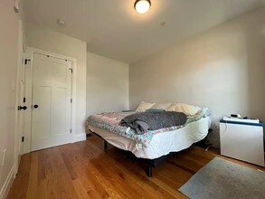 849 Cummins Hwy, Unit 1 in Boston, MA - Building Photo - Building Photo
