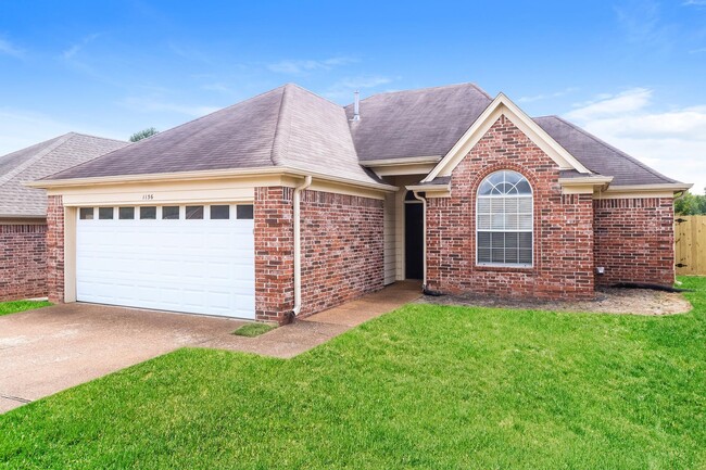 1136 Breezy Valley Dr in Cordova, TN - Foto de edificio - Building Photo