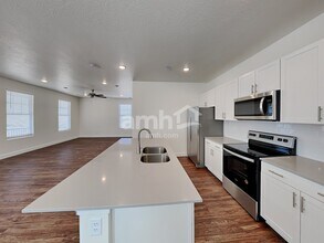 5993 W Arranmore Dr in South Jordan, UT - Building Photo - Building Photo