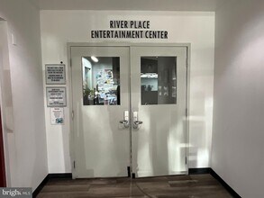 1021 Arlington Blvd, Unit 120 in Arlington, VA - Building Photo - Building Photo