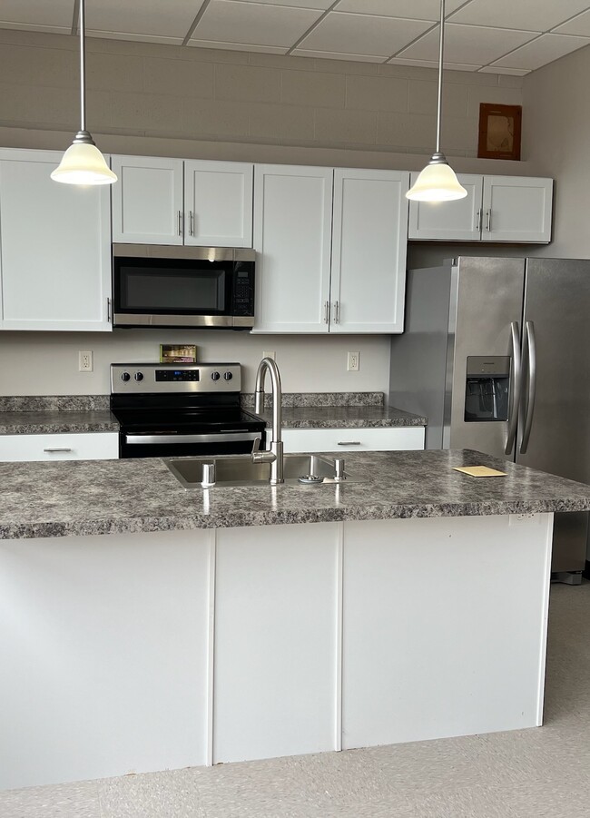 property at 3776 E Hammond Ave