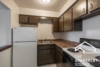 7308 W North Ave, Unit #1M in Elmwood Park, IL - Building Photo - Building Photo