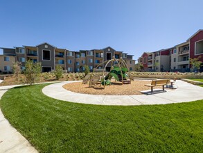 Bradley Garden Apartments in Orcutt, CA - Building Photo - Building Photo