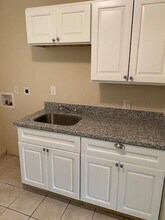 5109 Clover St-Unit -B in Houston, TX - Building Photo - Building Photo