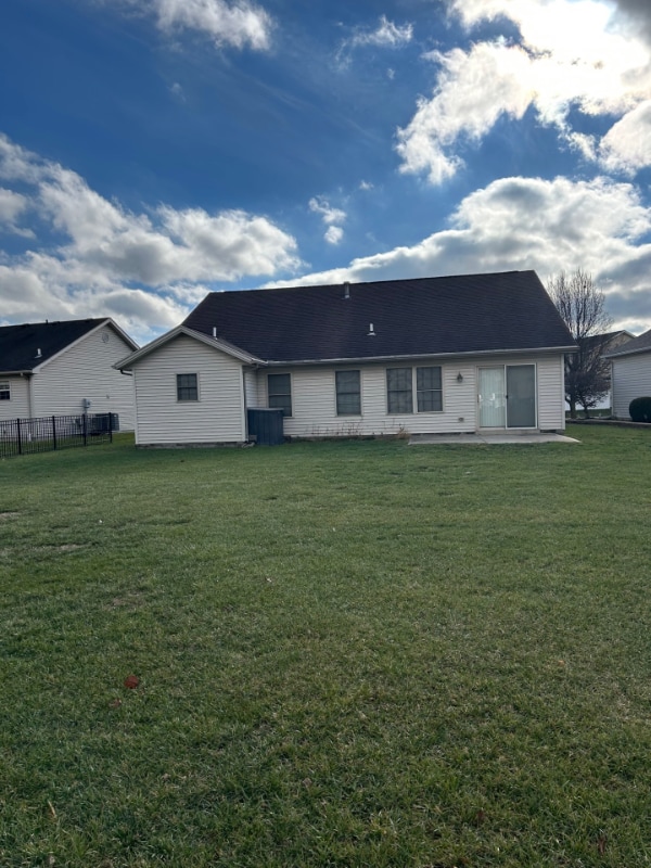 2439 Meadowpoint Dr in Troy, OH - Building Photo - Building Photo