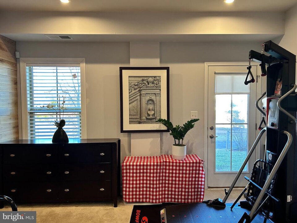 10421 Steeplechase Run Ln in Manassas, VA - Building Photo