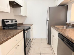 4201 W McNab Rd in Pompano Beach, FL - Building Photo - Building Photo